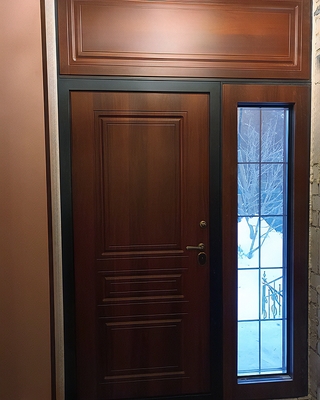 Обратная сторона двери с фрамугой